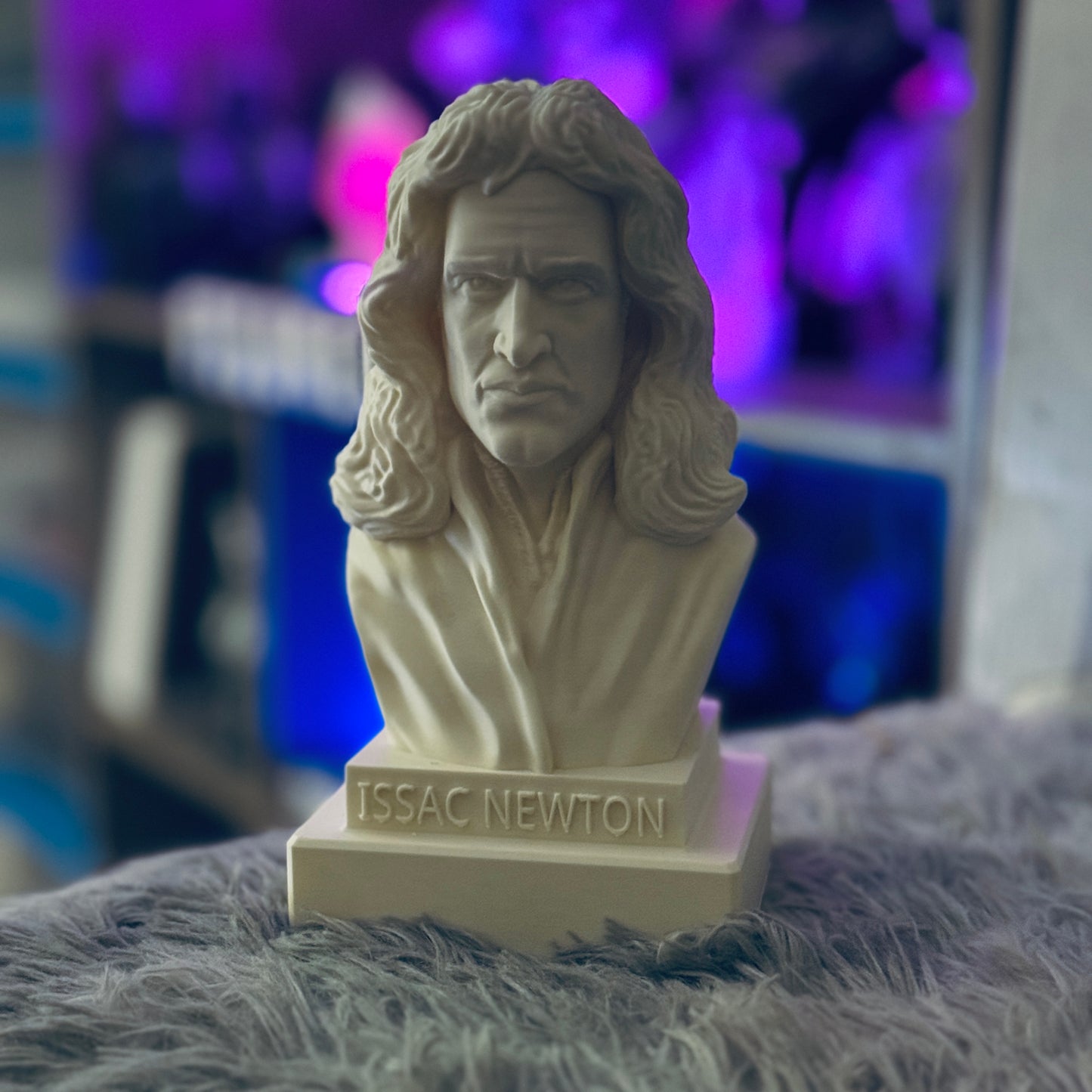 Isaac Newton Bust