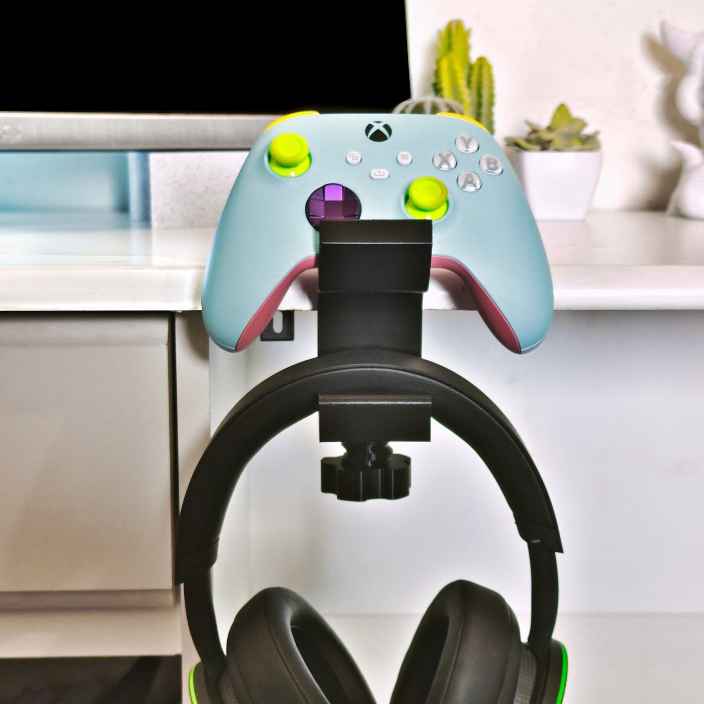 Combined Headphone & Controller Holder