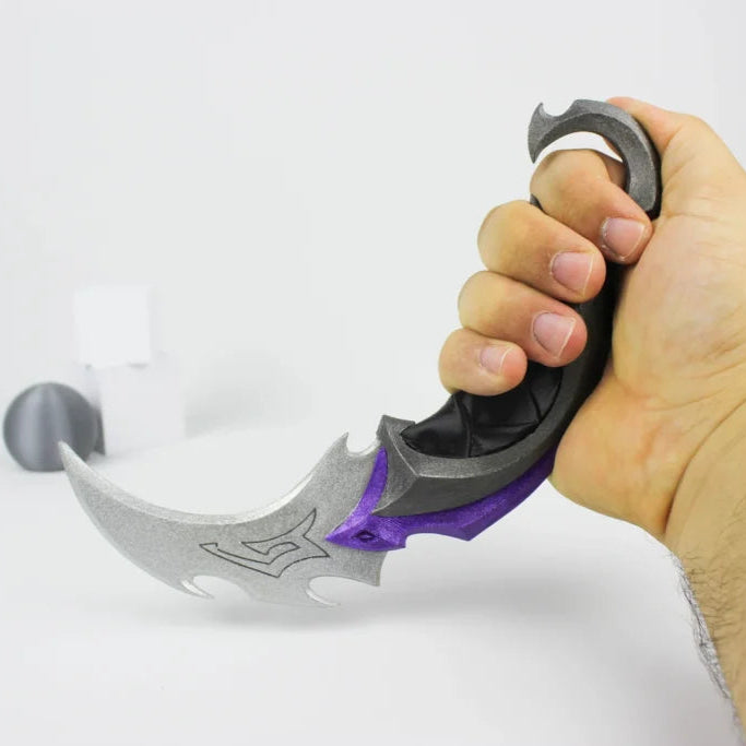 Valorant Reaver Karambit. Material: Plastic