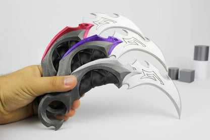 Valorant Reaver Karambit. Material: Plastic